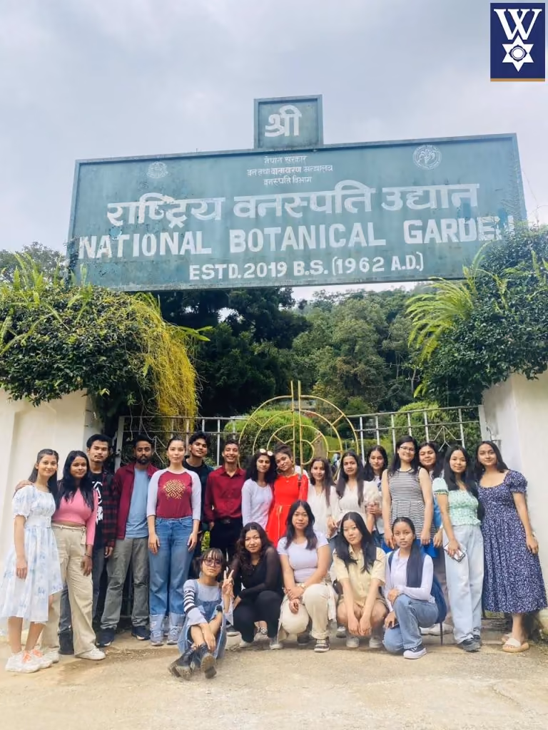Students at the gate of the National Botanical Garden on a field trip